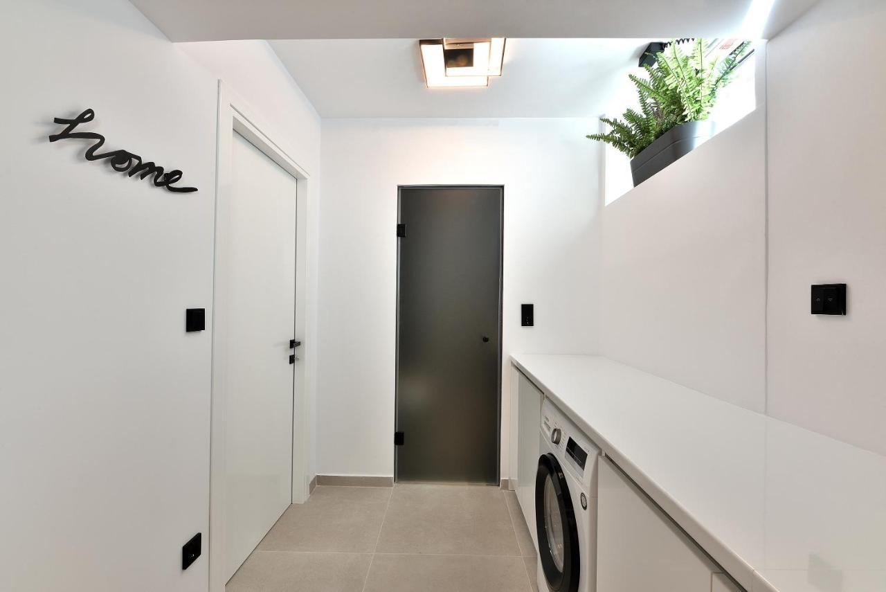 Phaedrus Living City Center Luxury Flat Skoufa Афины Экстерьер фото